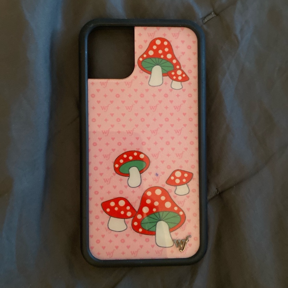 Wildflower Iphone 11 mushroom phone case